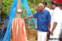අශෝක රණතුංග මහතා දරුවන් ශිෂ්‍යත්ව පිරිණමයි